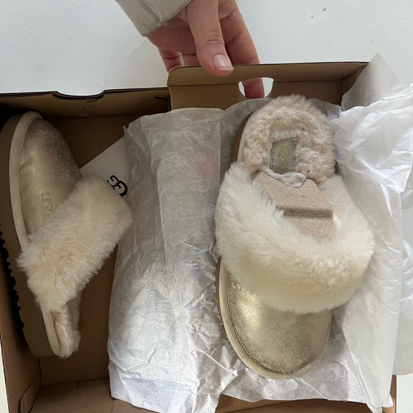 UGG Metallic Shearling Slide Sandals - Picture 5 of 7